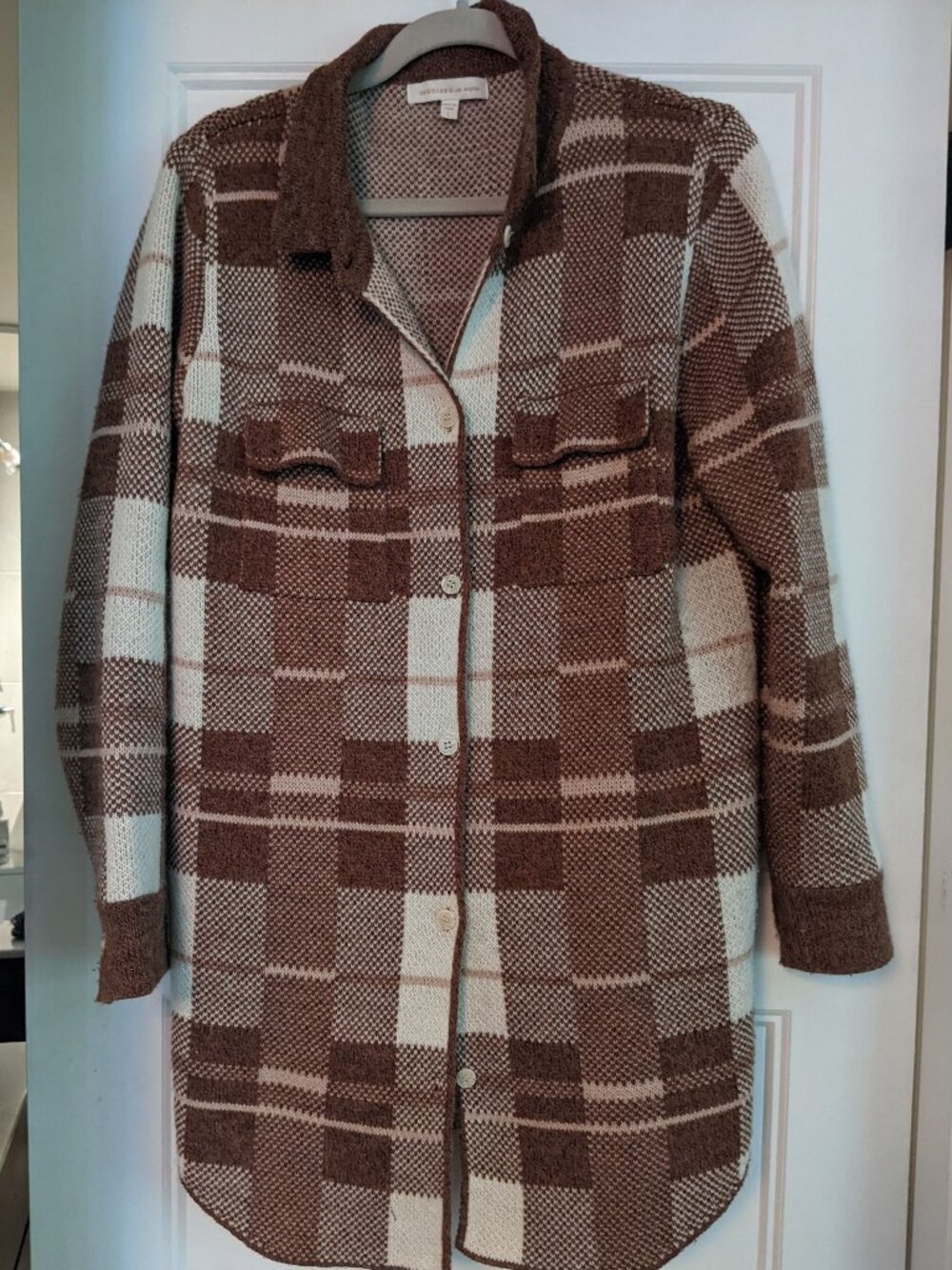 Monteau plaid sweater-jacket in sz L.